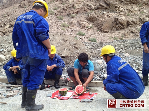 工会送清凉.JPG