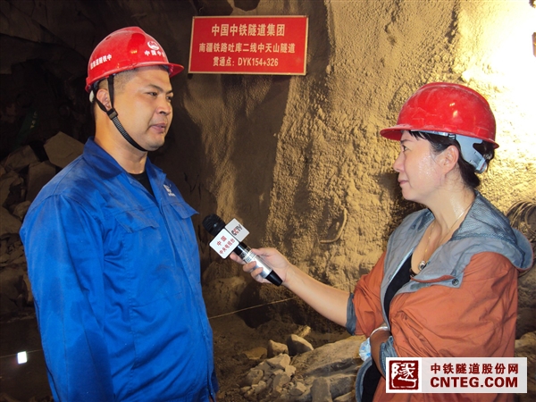 接收中央电视台采访.JPG