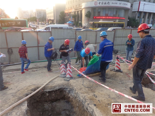 郑州地铁项目地下管线探测现场.jpg