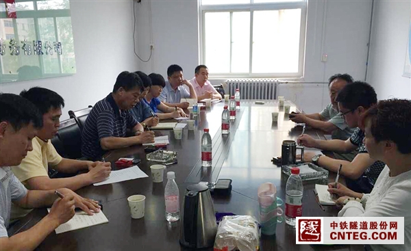 现场交流照片.jpg