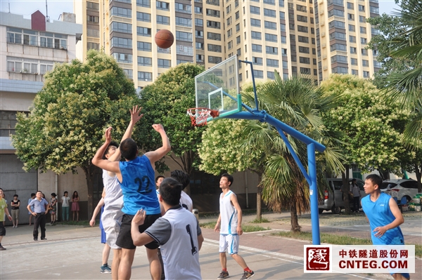 篮球赛2.JPG