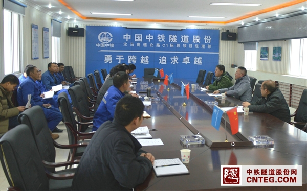 何国平心系鹧鸪山一线员工.JPG