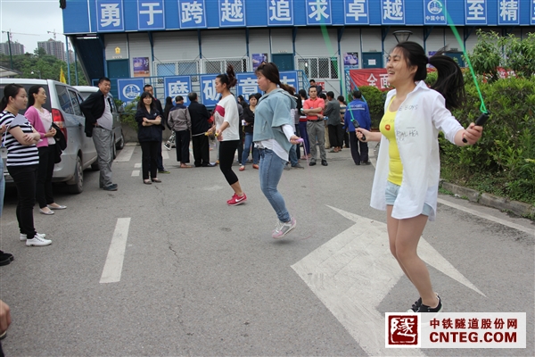 跳绳比赛.JPG