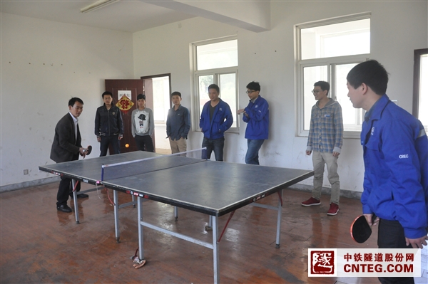 乒乓球赛.JPG