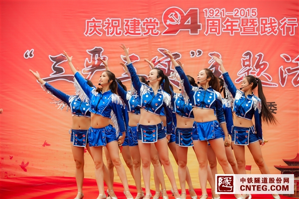 音乐快板《为郑州地铁喝彩》.jpg