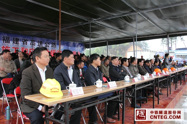 观看应急演练.JPG