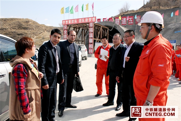 3月30日马伊苏波夫.西克马图拉和哈尔马多夫.巴赫基尤尔到张唐项目考察.jpg