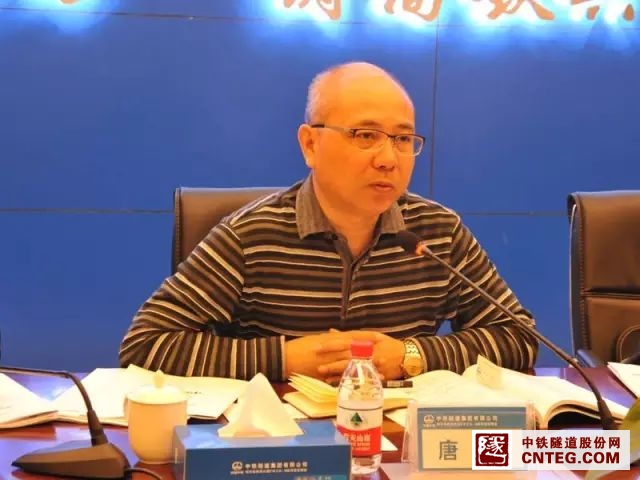 640CGHQ4JG5.jpg