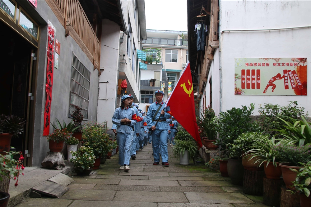 探访革命根据地(1).JPG