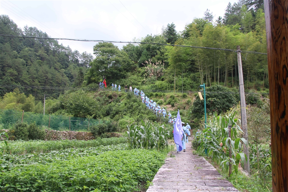重走红色之旅(1).JPG