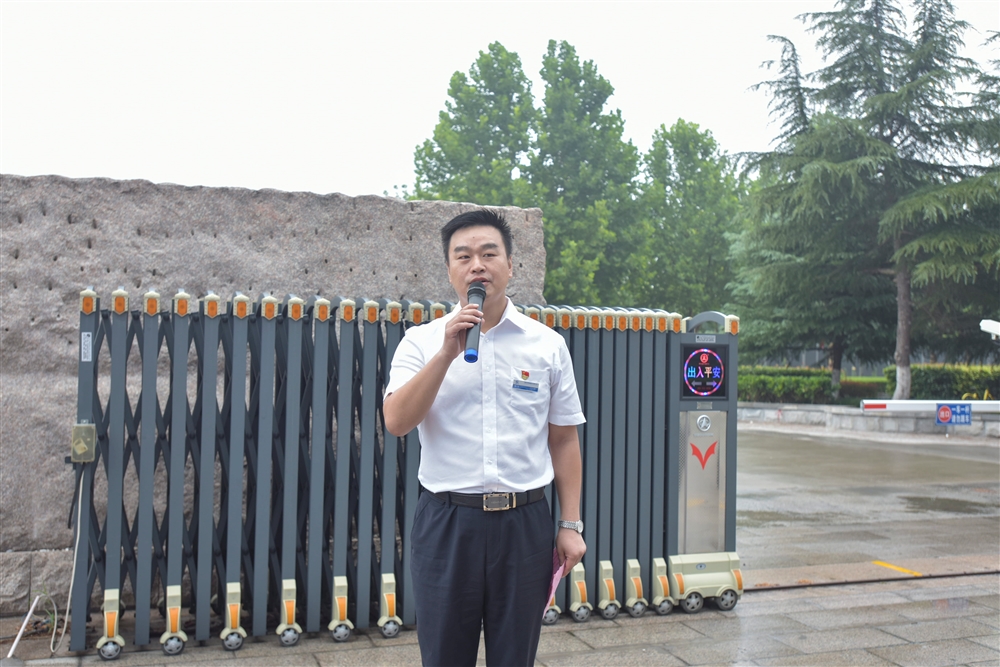 3老员工代表致辞(1).jpg